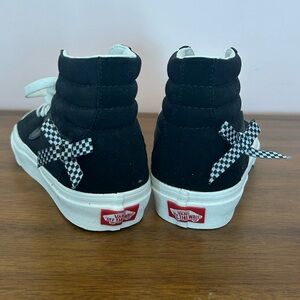 Vans UA SK8-Hi Black High-Top Skate Shoes